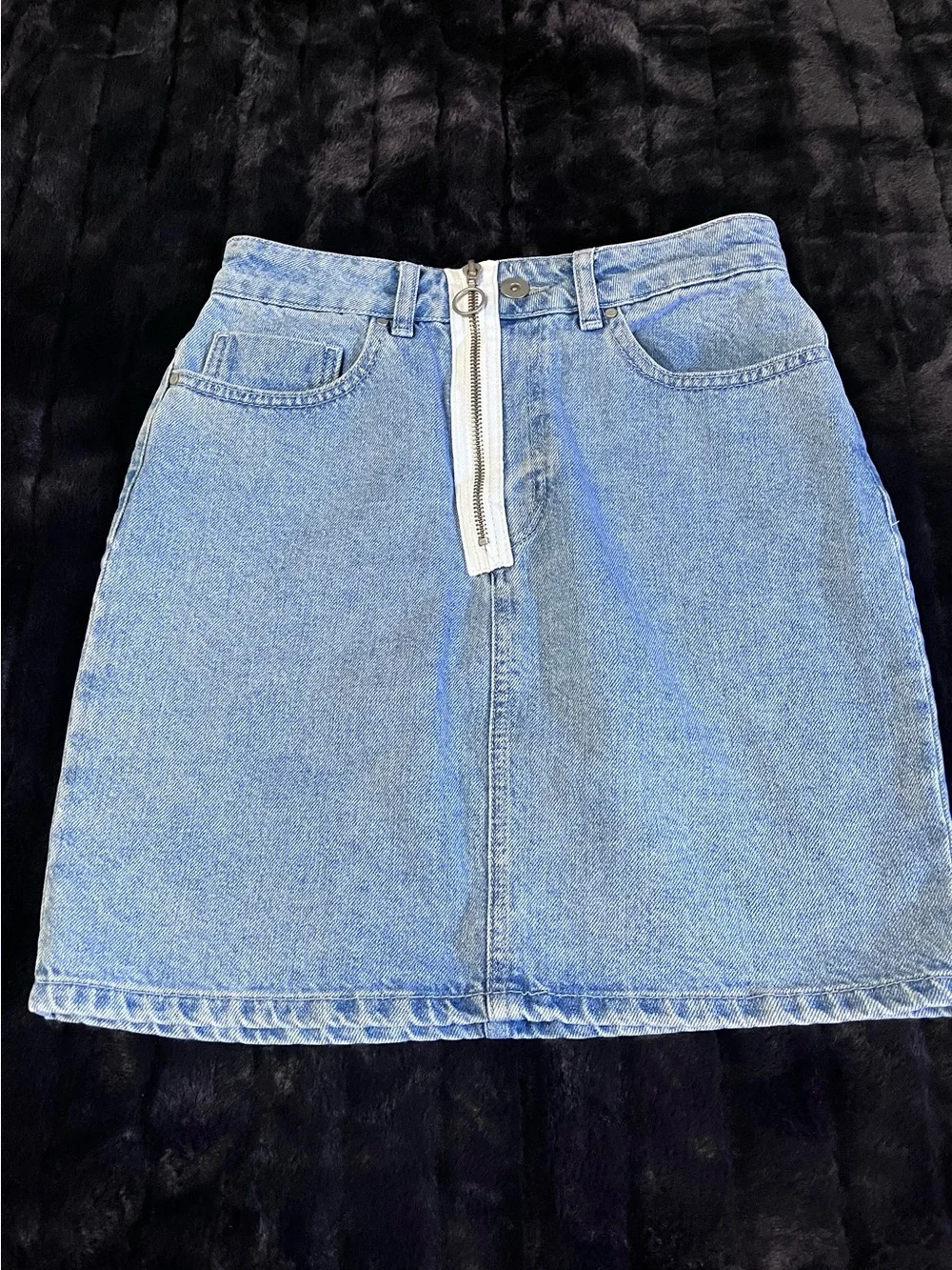 ASOS Women’s Light Wash Denim Mini Skirt Size 4 NWOT